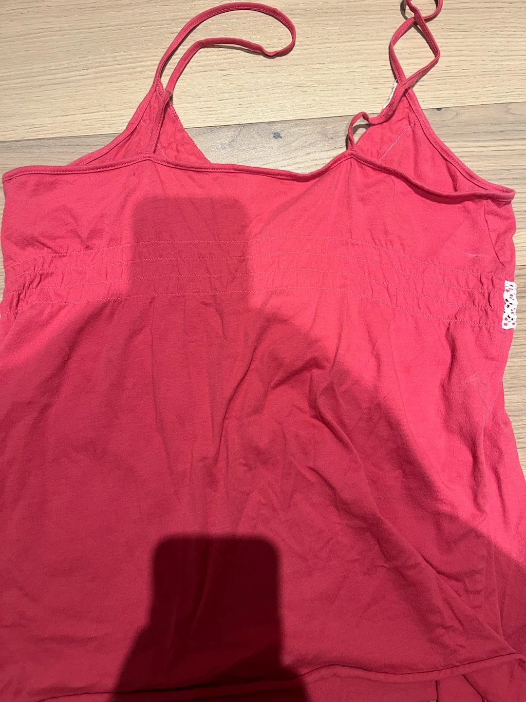 Pink camisole with white lace trim - photo 2