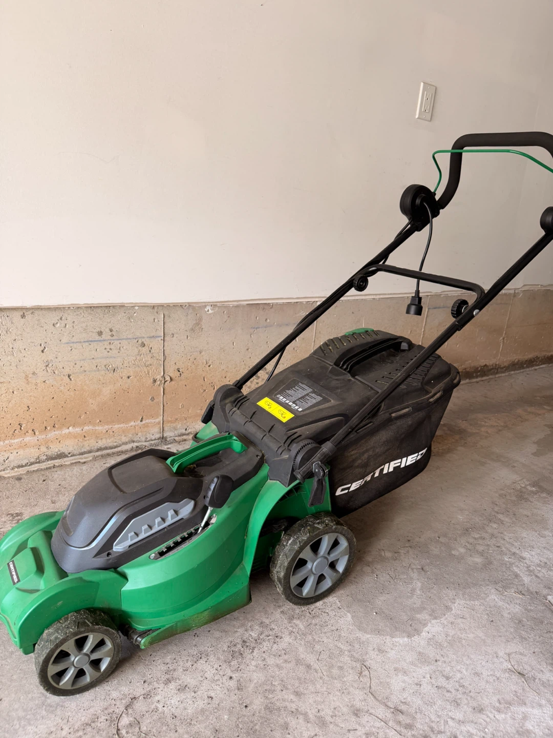 Certified Electric Lawn Mower + weed wacker - photo 3