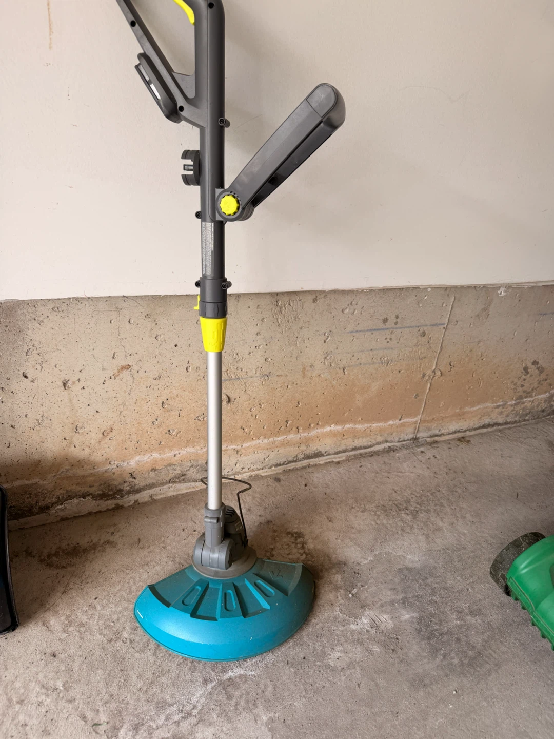 Certified Electric Lawn Mower + weed wacker - photo 4