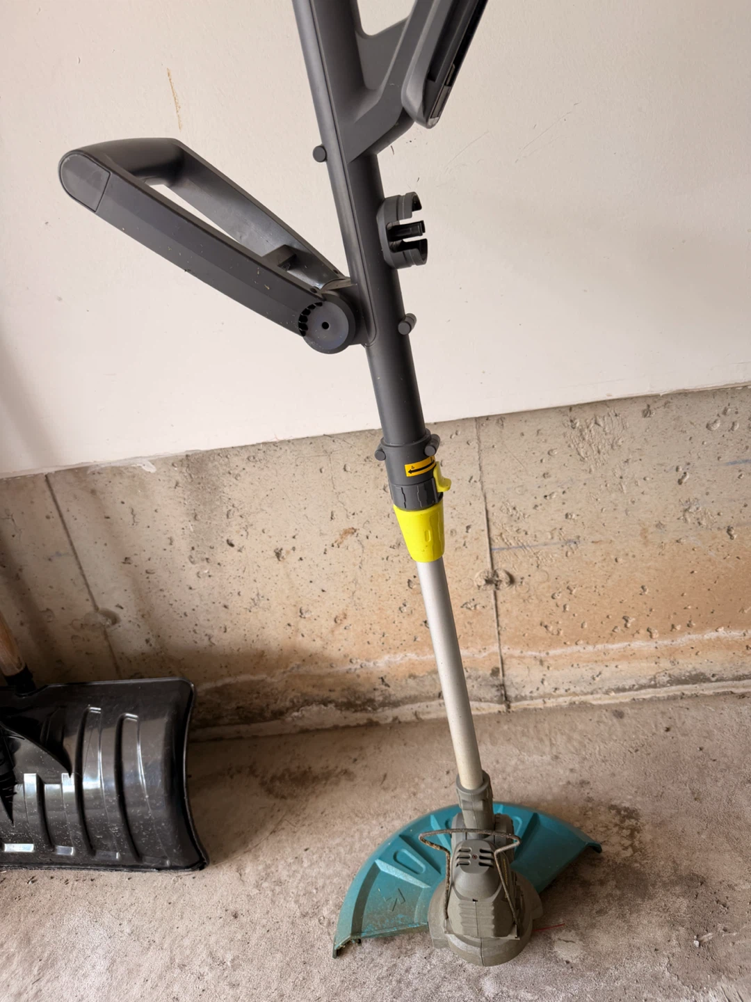 Certified Electric Lawn Mower + weed wacker - photo 5