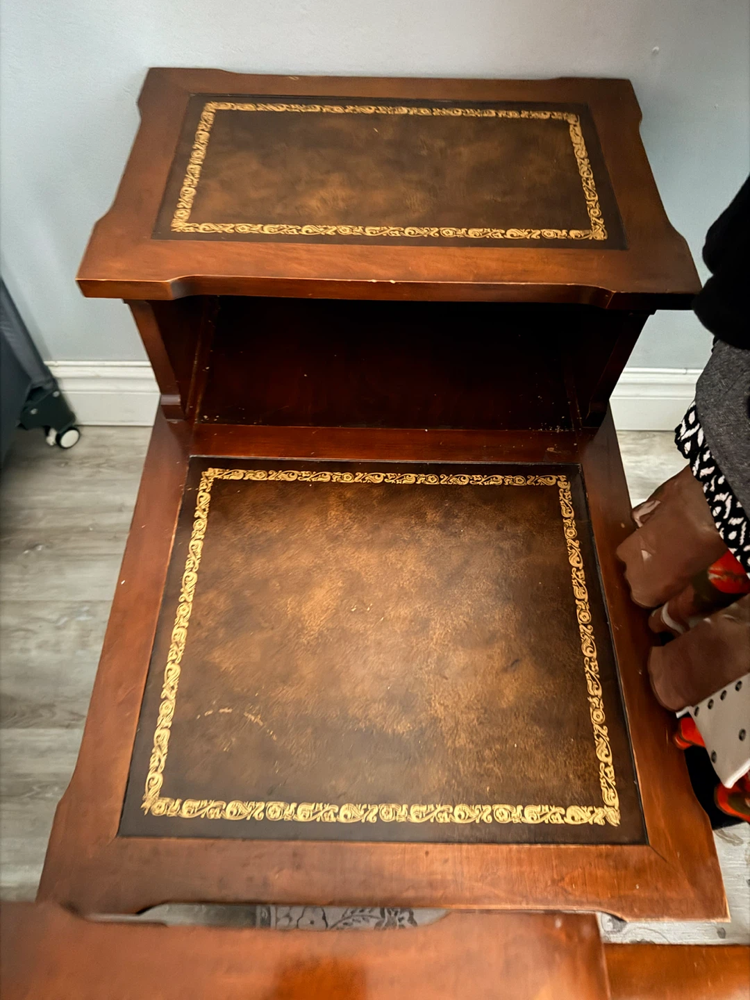 Vintage Side Table with gold accents - photo 2