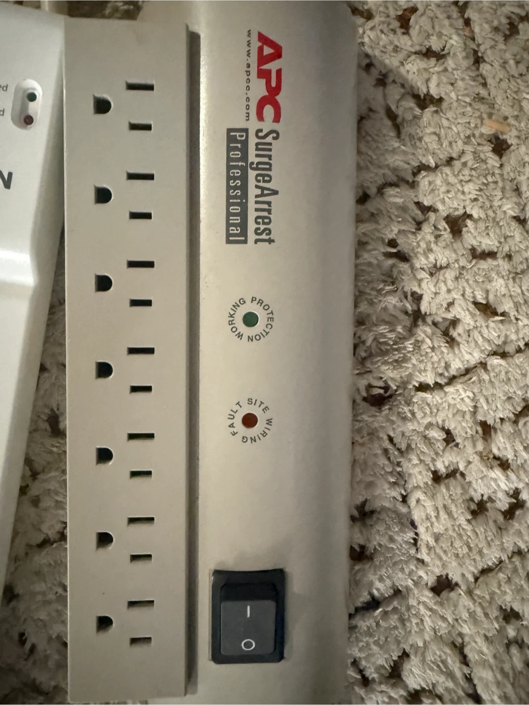 APC SurgeArrest Professional & Belkin Power Strip - photo 4