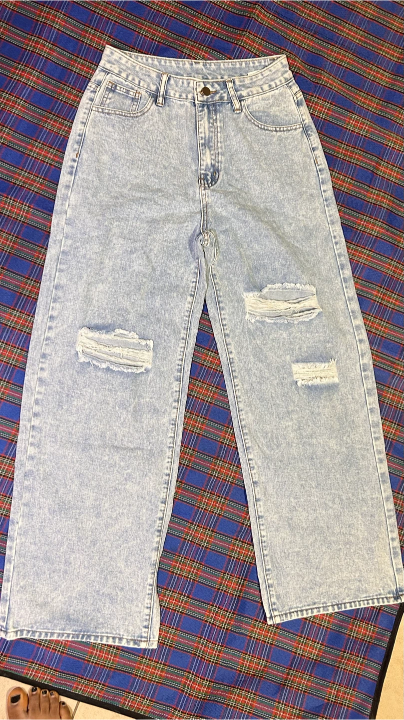 Light Wash Ripped Wide Leg Jeans