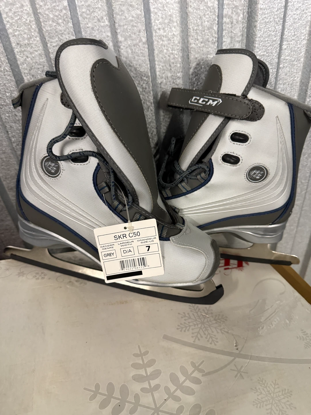CCM SKR C50 Lady Ice Skates Size 7