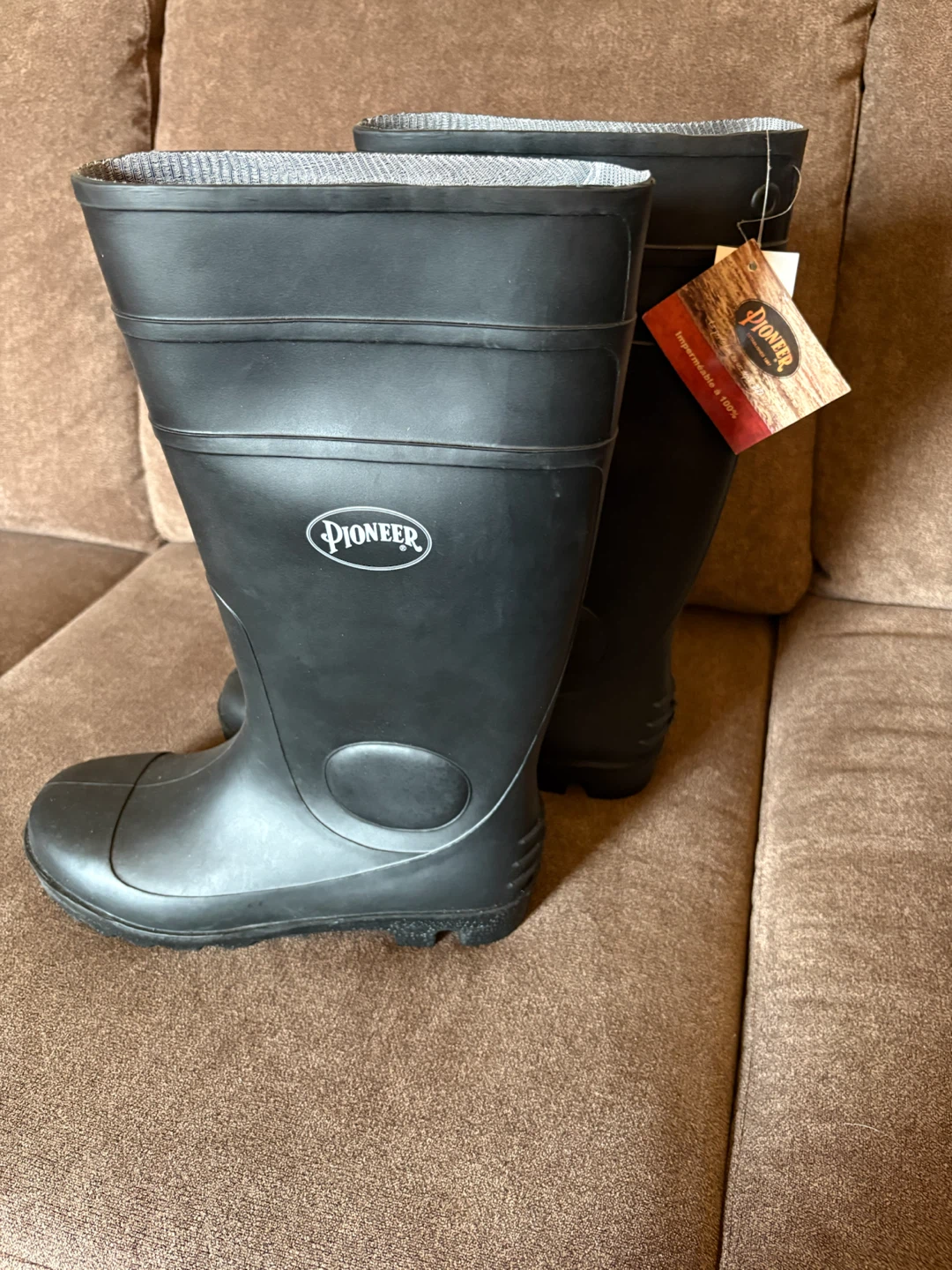 New Pioneer Black  Boots for Men/Women, Size 9