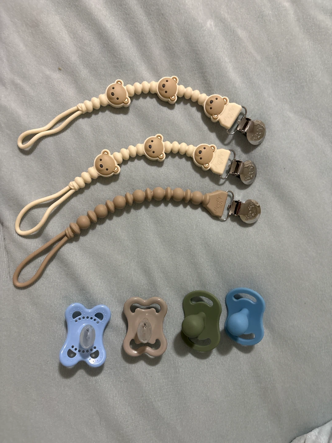 Baby Pacifier Clips and Pacifiers Set - Itsy Bitsy