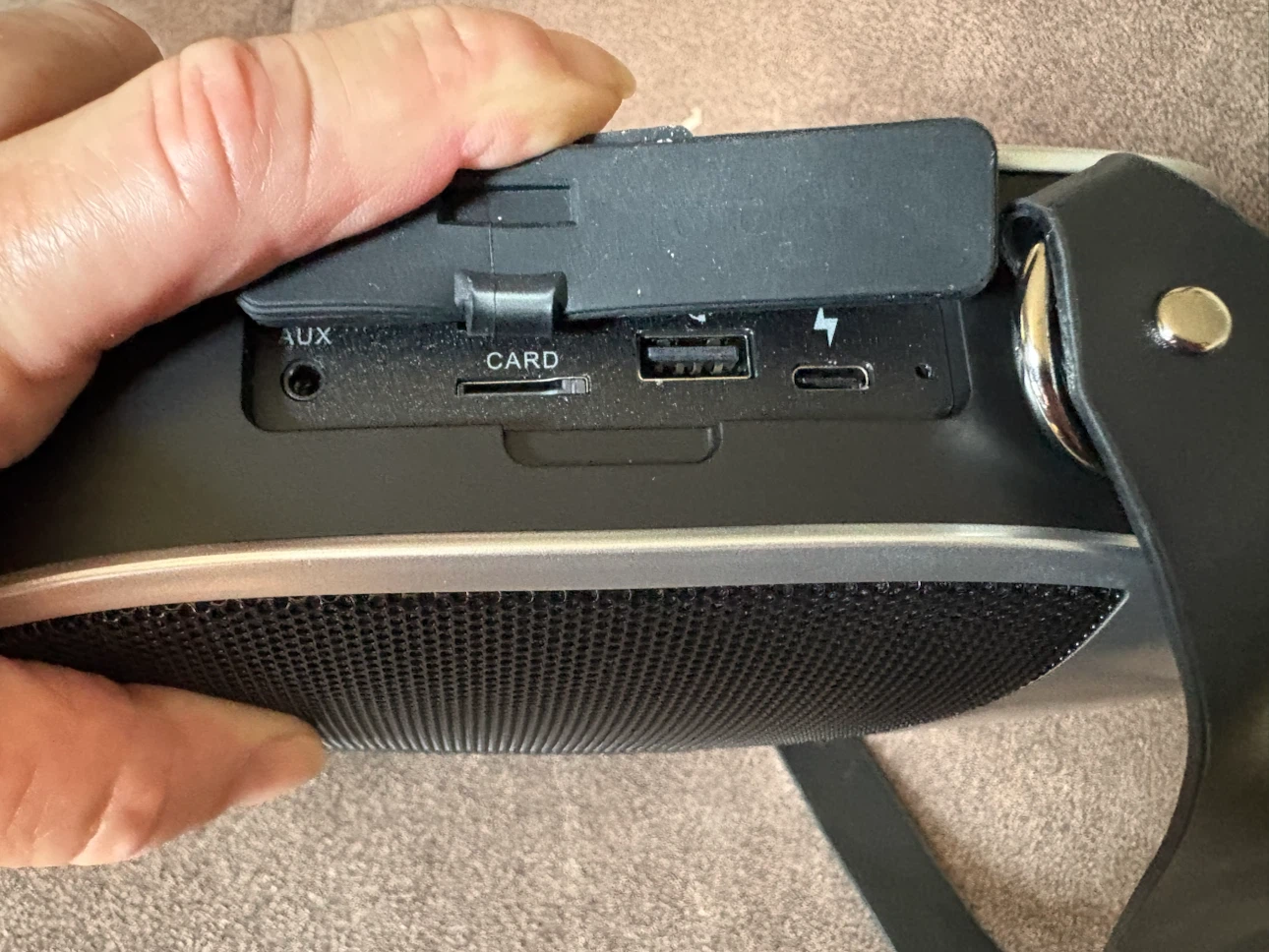 New DOSS portable speaker with strap - photo 5