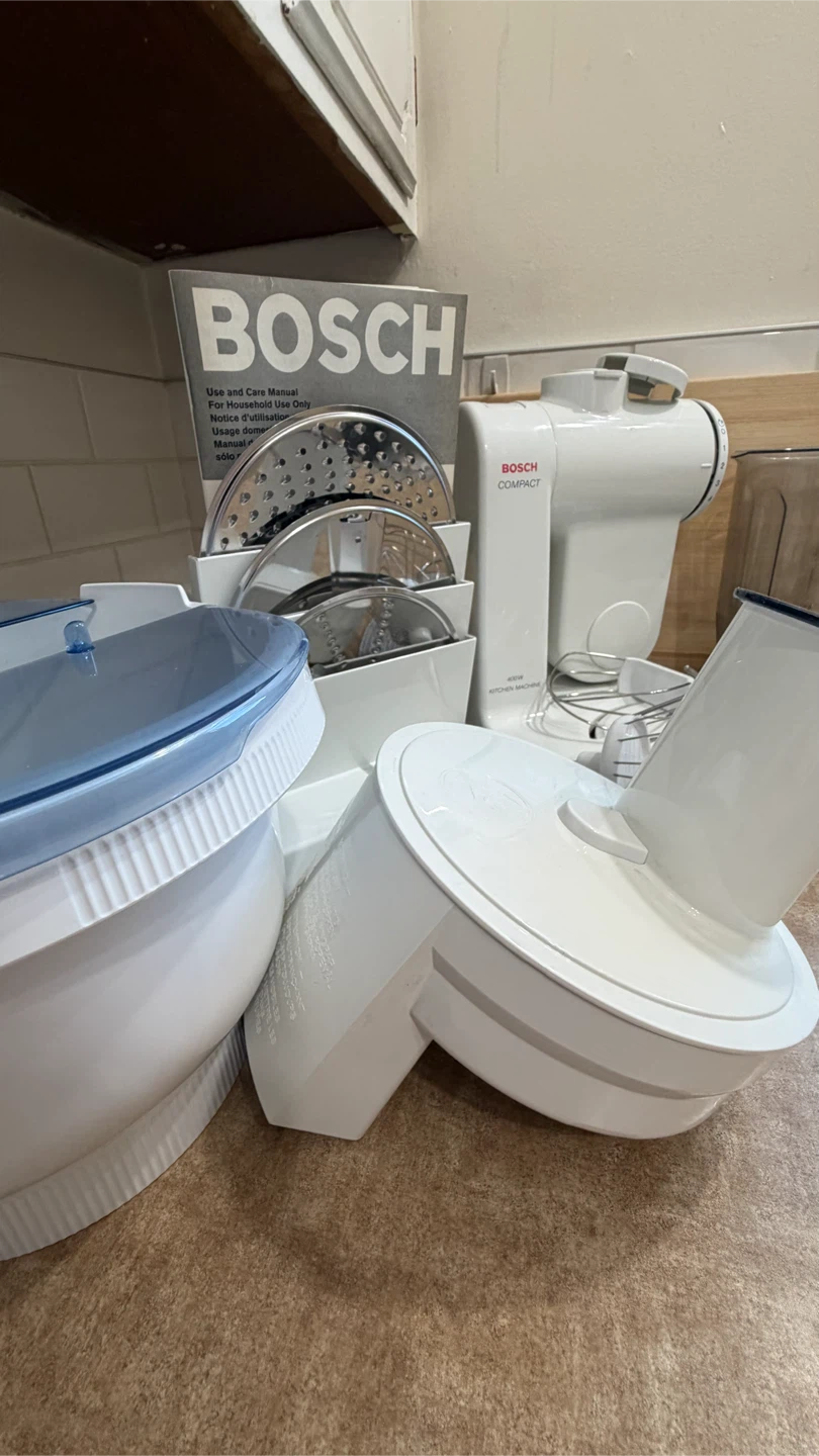 Bosch Compact Kitchen Machine - Excellent Condition - photo 3