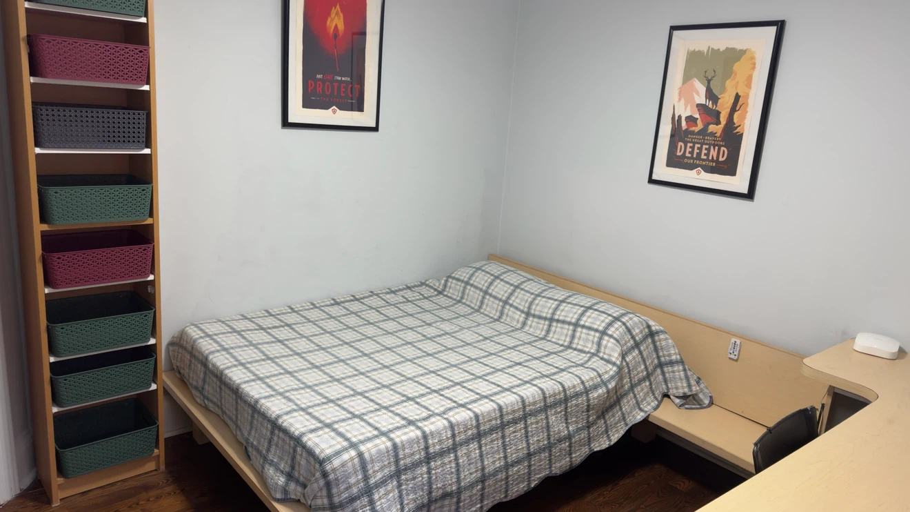 Furnished  private room at the main flor for rent. - photo 2