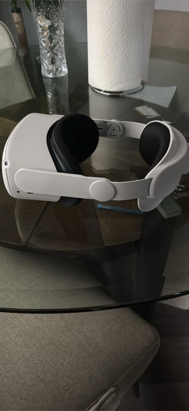 Meta Quest 2 VR Headset - photo 3
