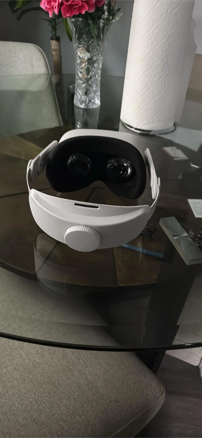 Meta Quest 2 VR Headset - photo 4