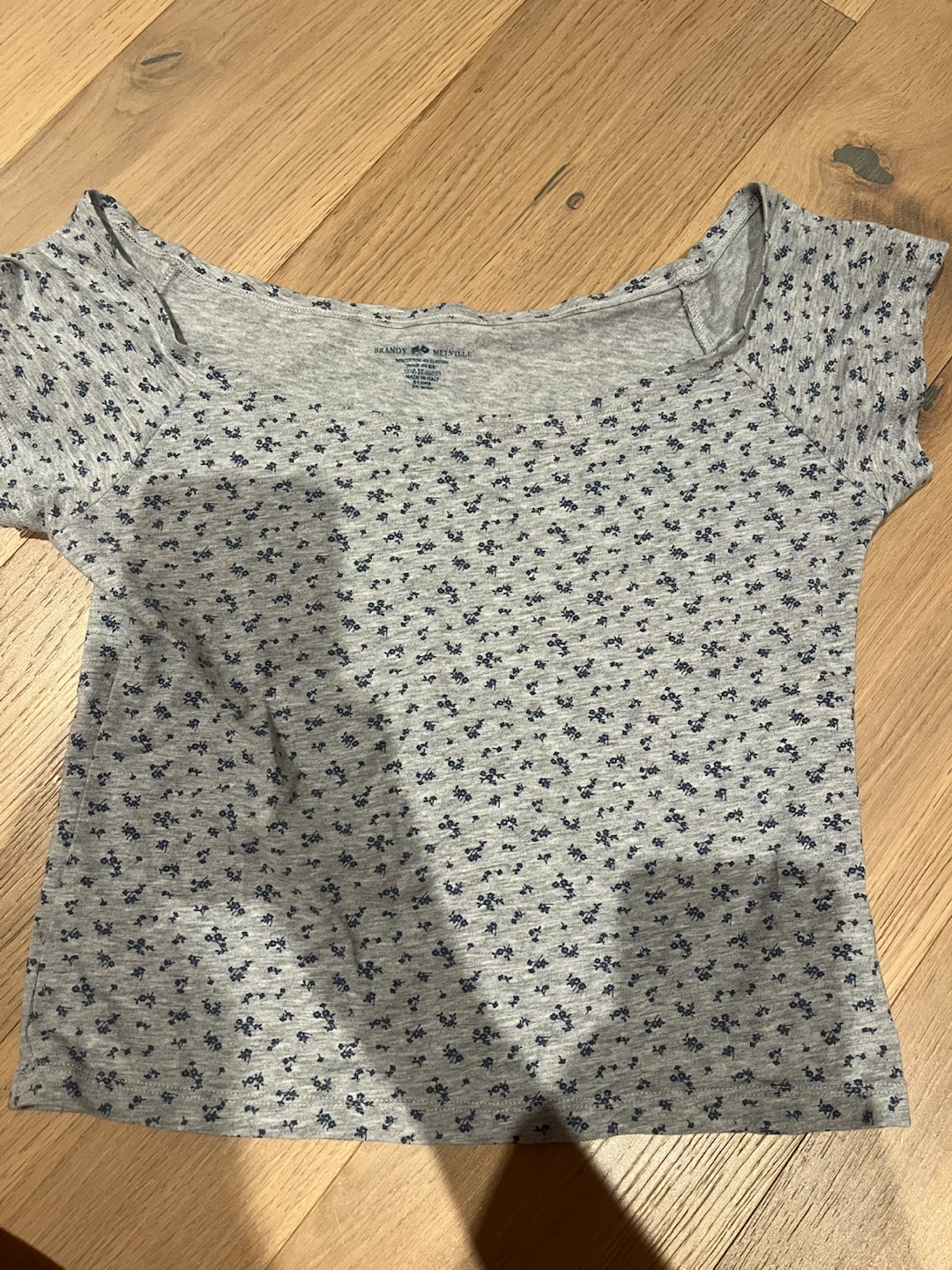 Brandy Melville Grey Floral Print Cropped T-Shirt