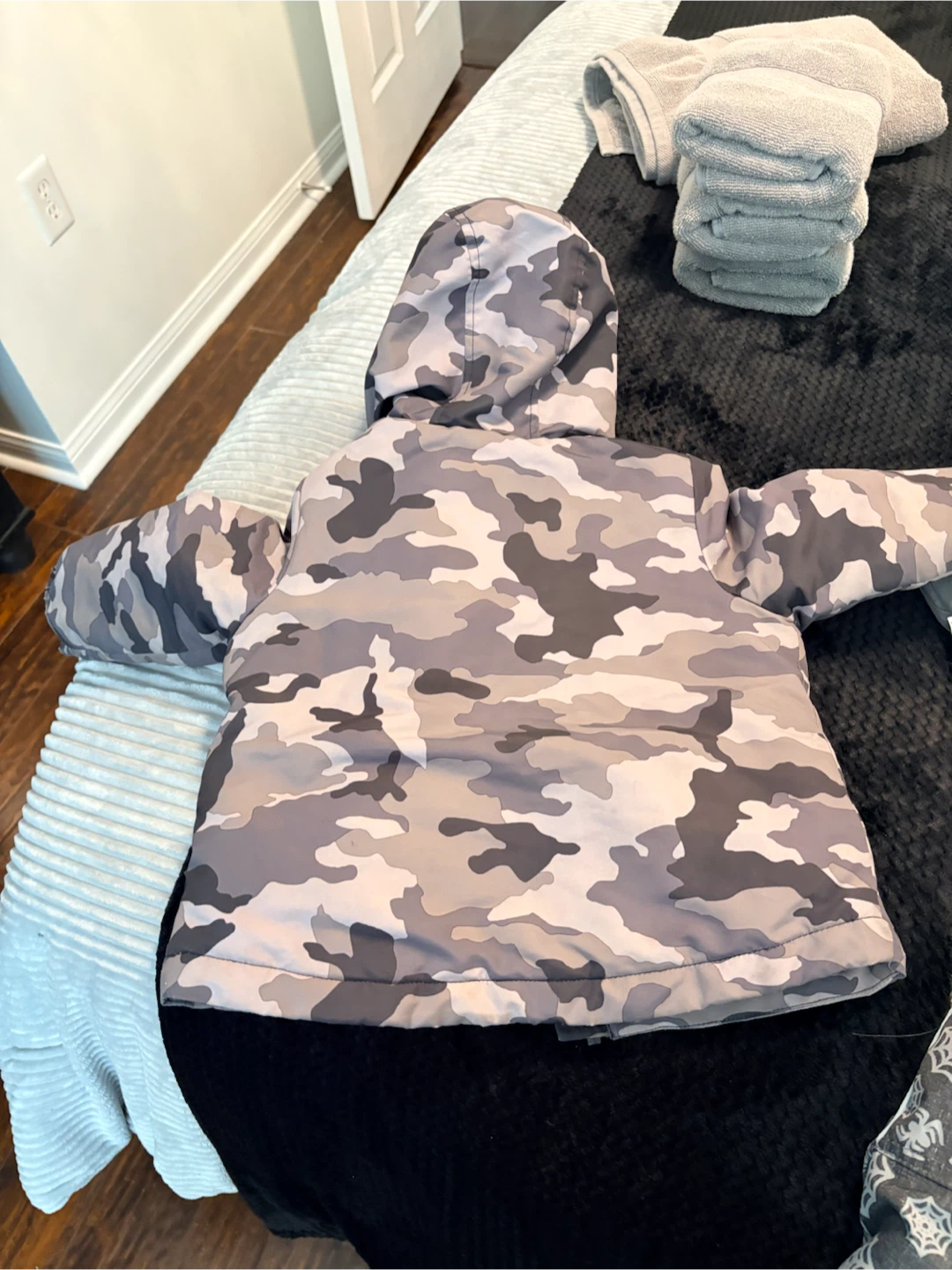 Joe Fresh Toddler Camo Jacket Size 2 - photo 4