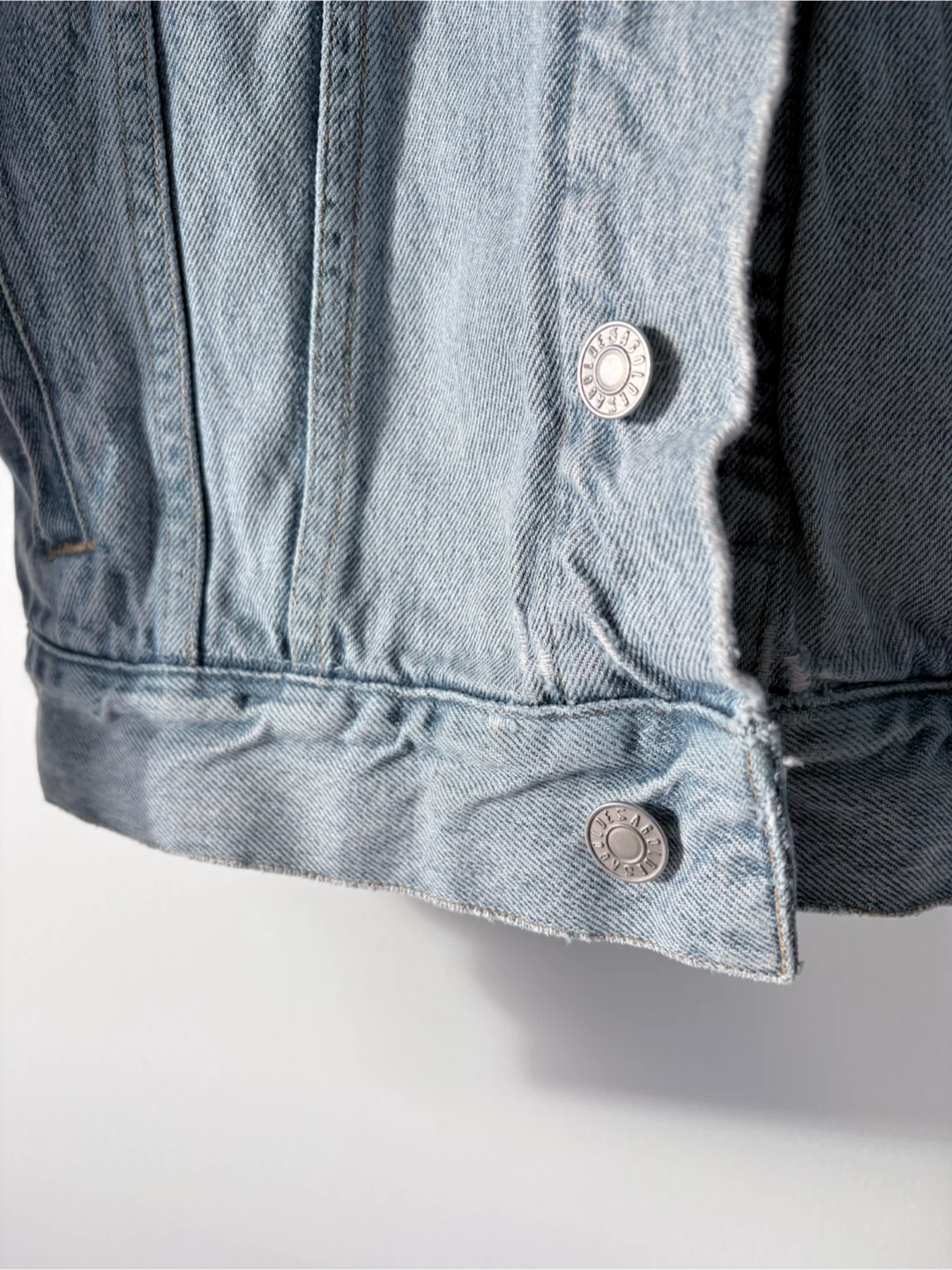 AGOLDE Light Wash Denim Jacket - photo 3