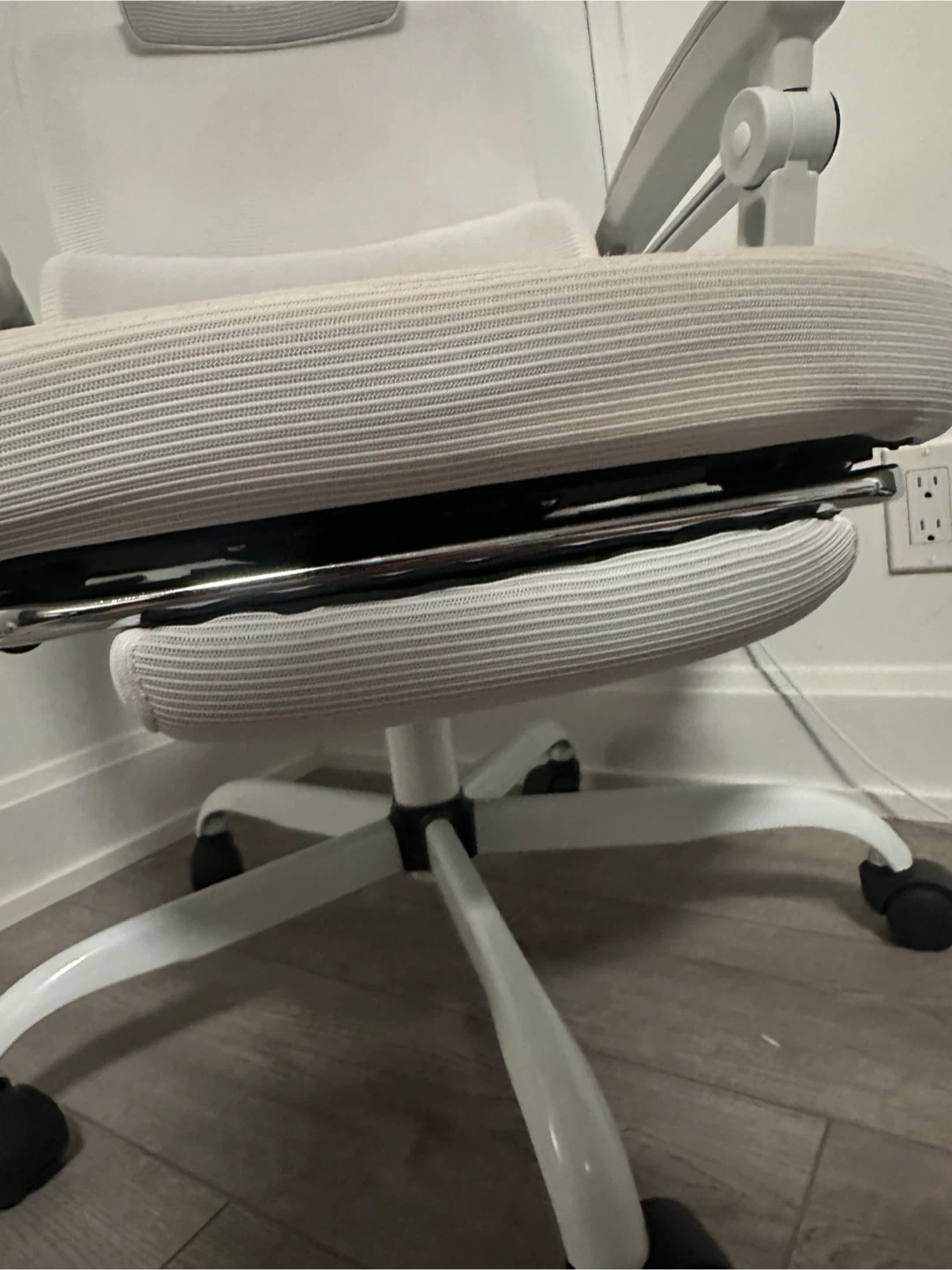 Ergonomic Office Chair with Leg/ Footrest - photo 5