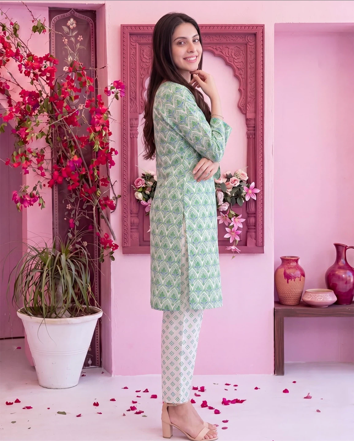 Green and White Printed Kurti with Pants - photo 3