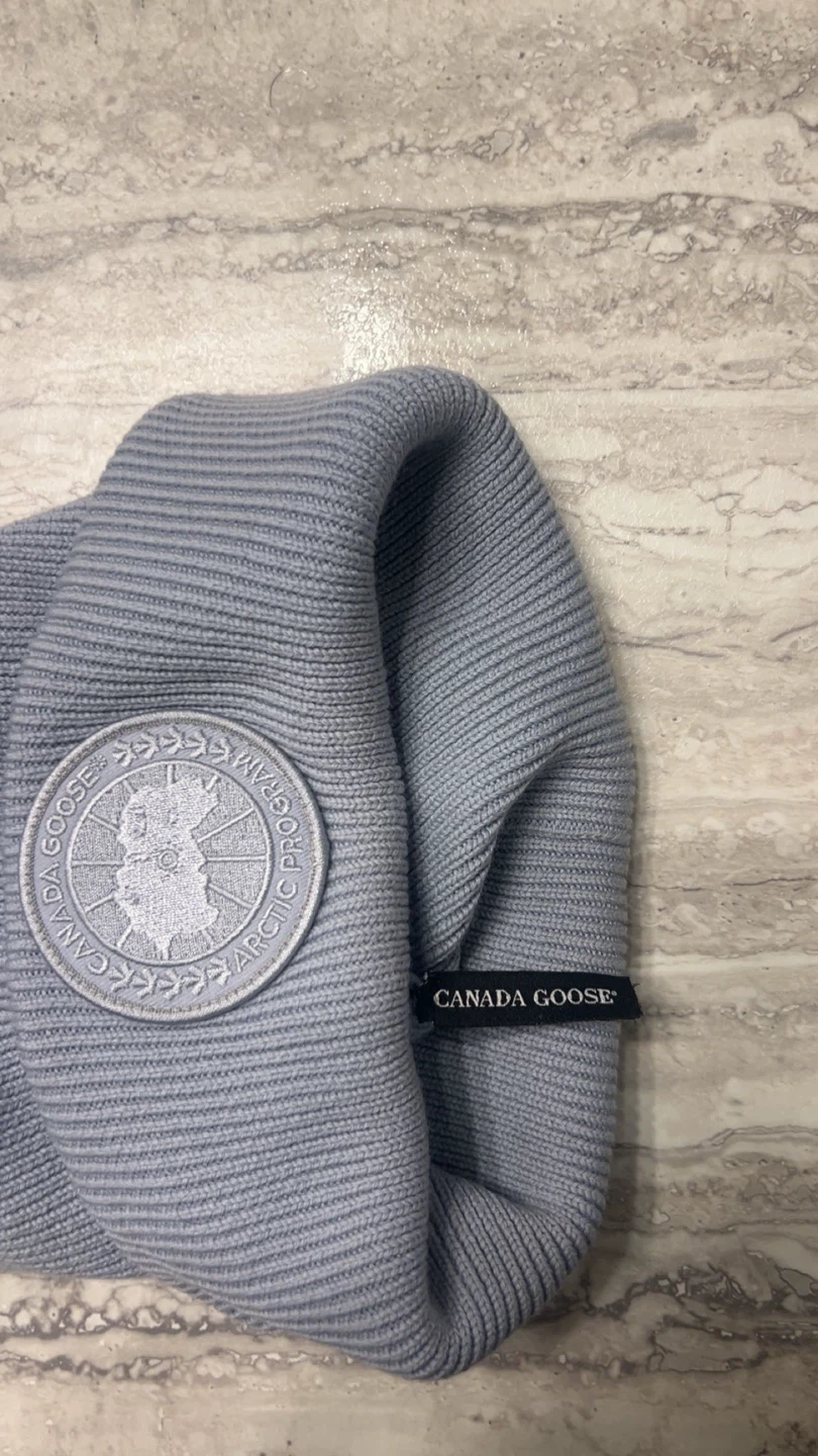 Canada Goose Beanie - photo 3