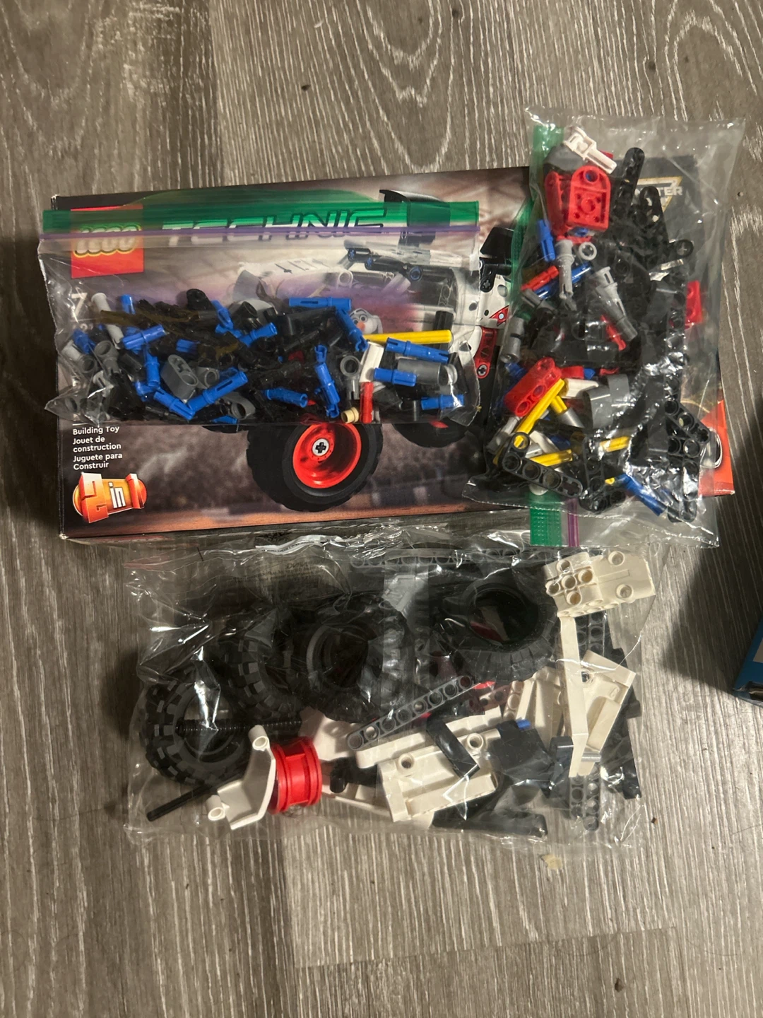 LEGO Technic 42150 Monster Jam Truck - photo 4
