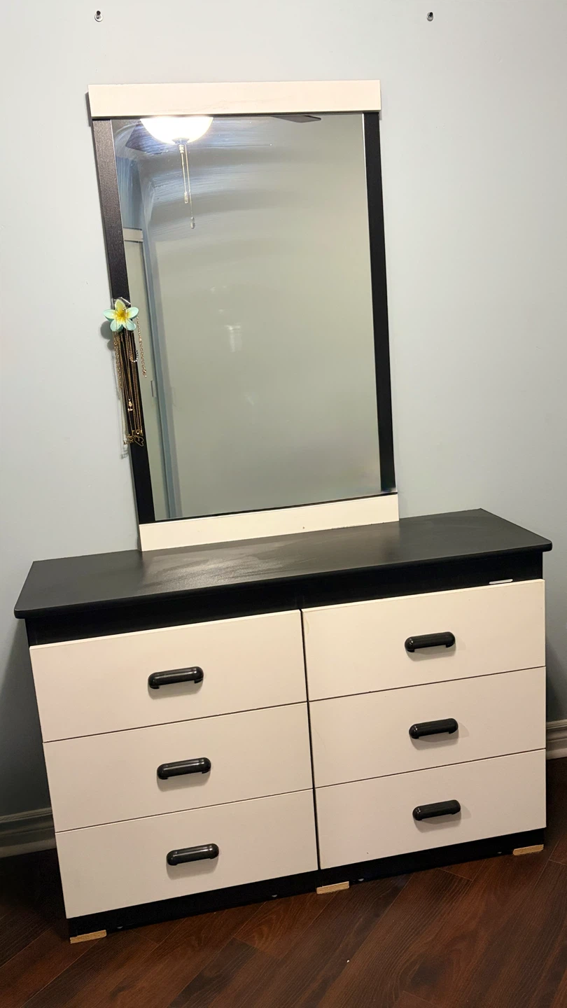 Bedroom Dresser with Mirror + Nightstand – Excellent Condition - photo 5