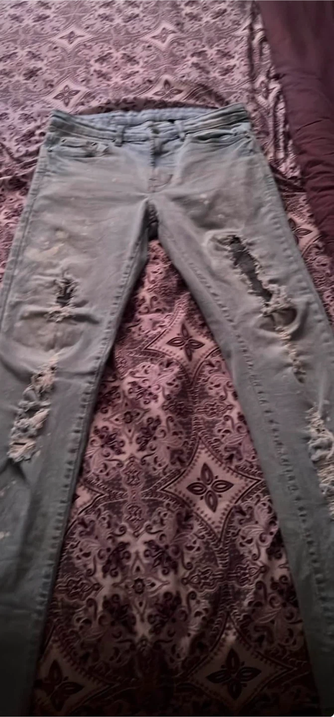 Light Wash Distressed Jeans
