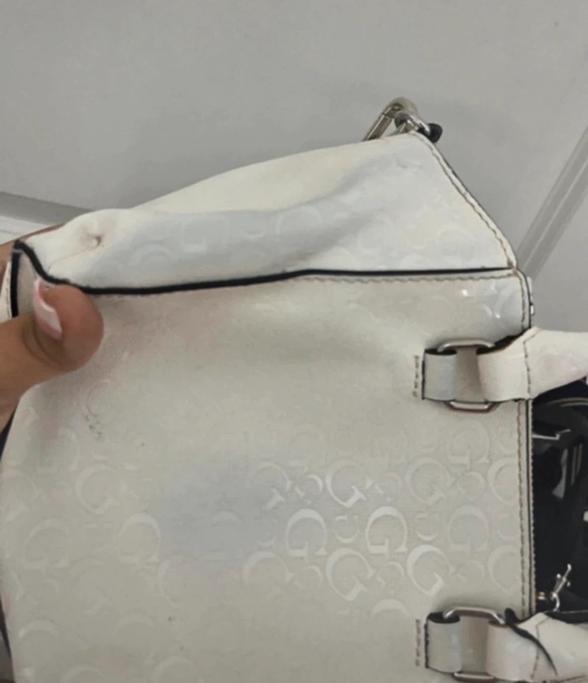 White GUESS Los Angeles Satchel Handbag - photo 3