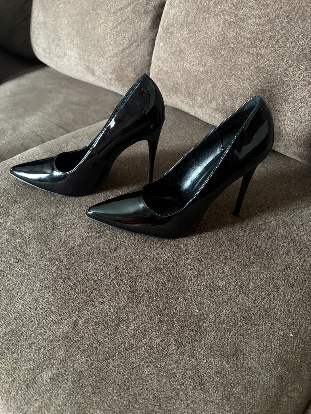 New Genshuo Glossy Black Pumps - photo 2