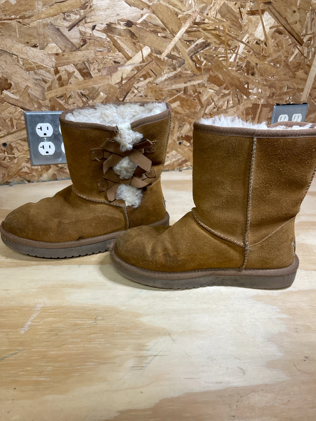 Koolaburra by UGG Brown Suede Boots with Bows - photo 3