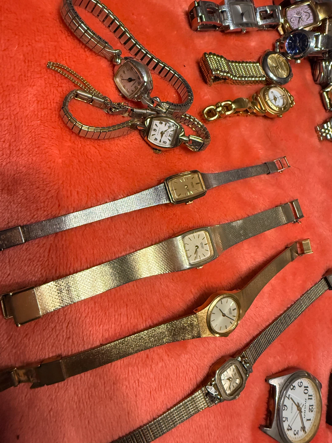 Assorted Women's Watches - photo 3
