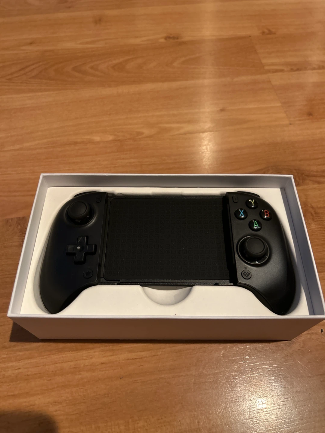 8BitDo Ultimate Mobile Gaming Controller - photo 2