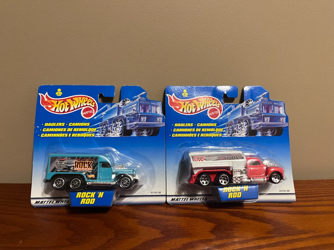 VINTAGE (2000) HOT WHEELS HAULERS ROCK ‘N ROD