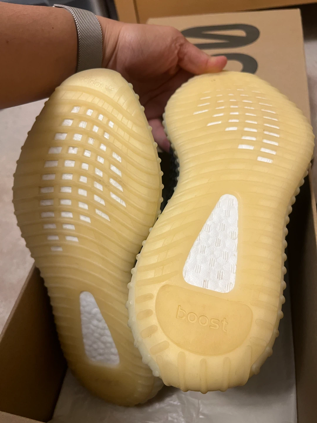 Adidas Yeezy Boost 350 V2 (Carbon) - photo 4