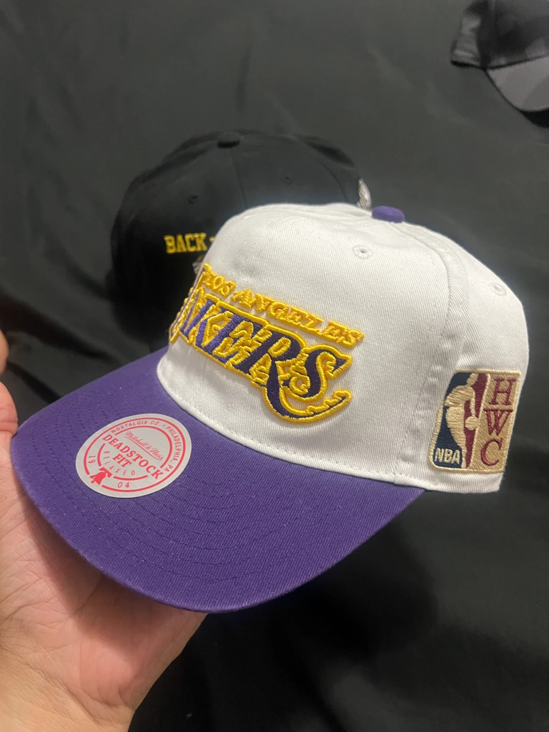 Brand new Mitchell & Ness Los Angeles Lakers Deadstock fit - photo 3