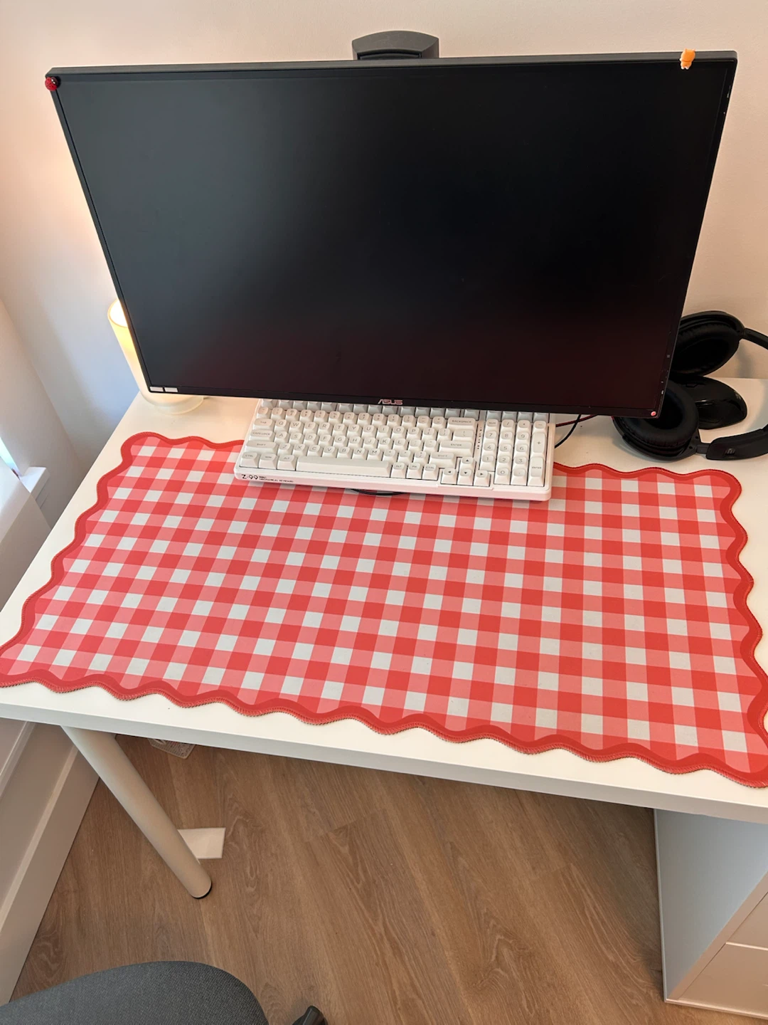 Red Gingham Scalloped Desk Mat / Extended Mouse Pad