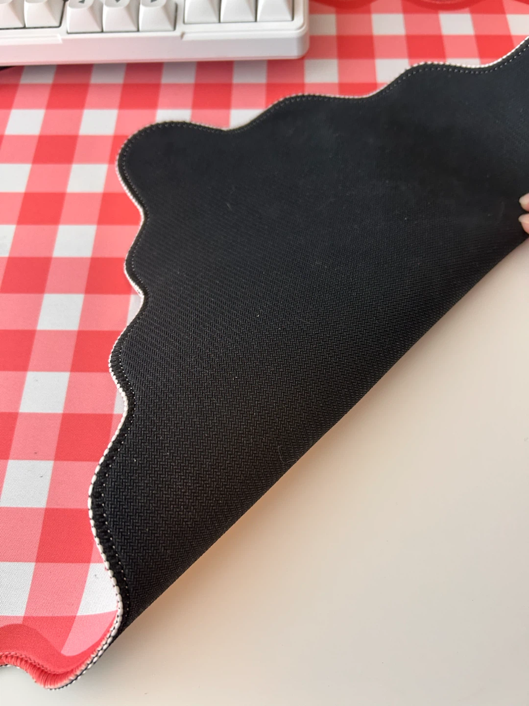 Red Gingham Scalloped Desk Mat / Extended Mouse Pad - photo 3