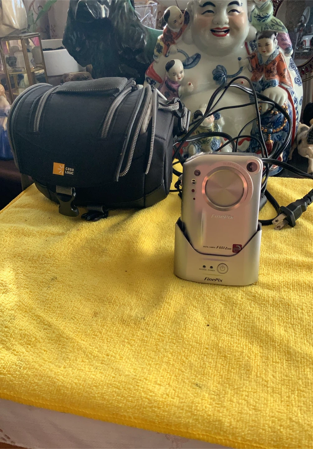 Fujifilm FinePix F601Z Digital Camera with Case - photo 3