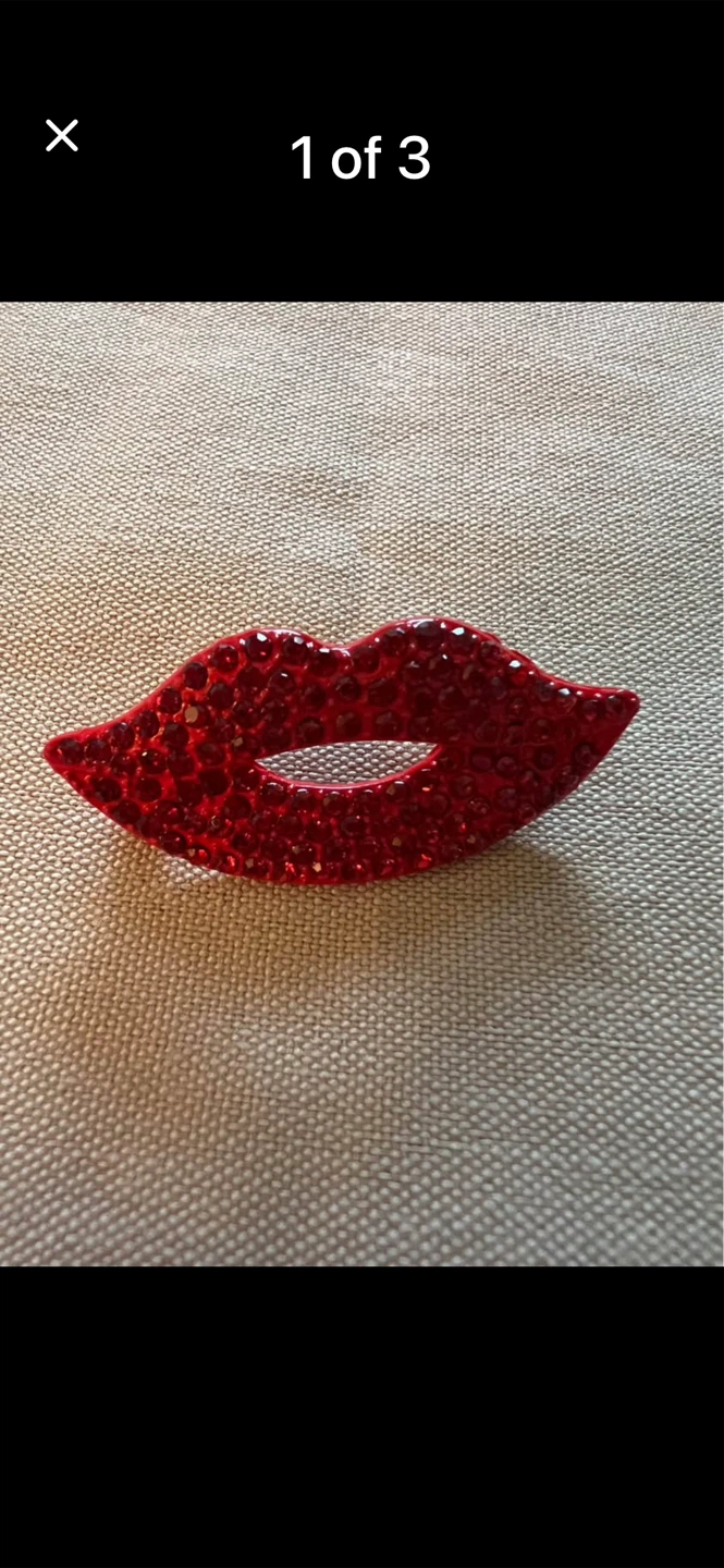 Red Crystal Lips Brooch Pin