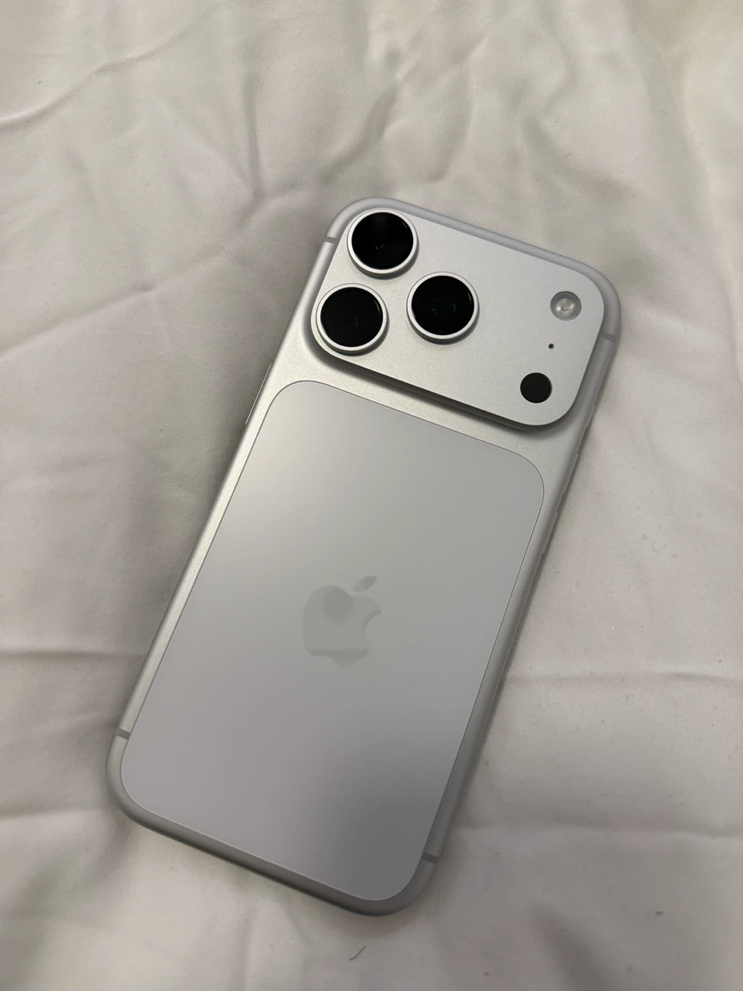IPhone 17 pro 256gb pristine condition - photo 3