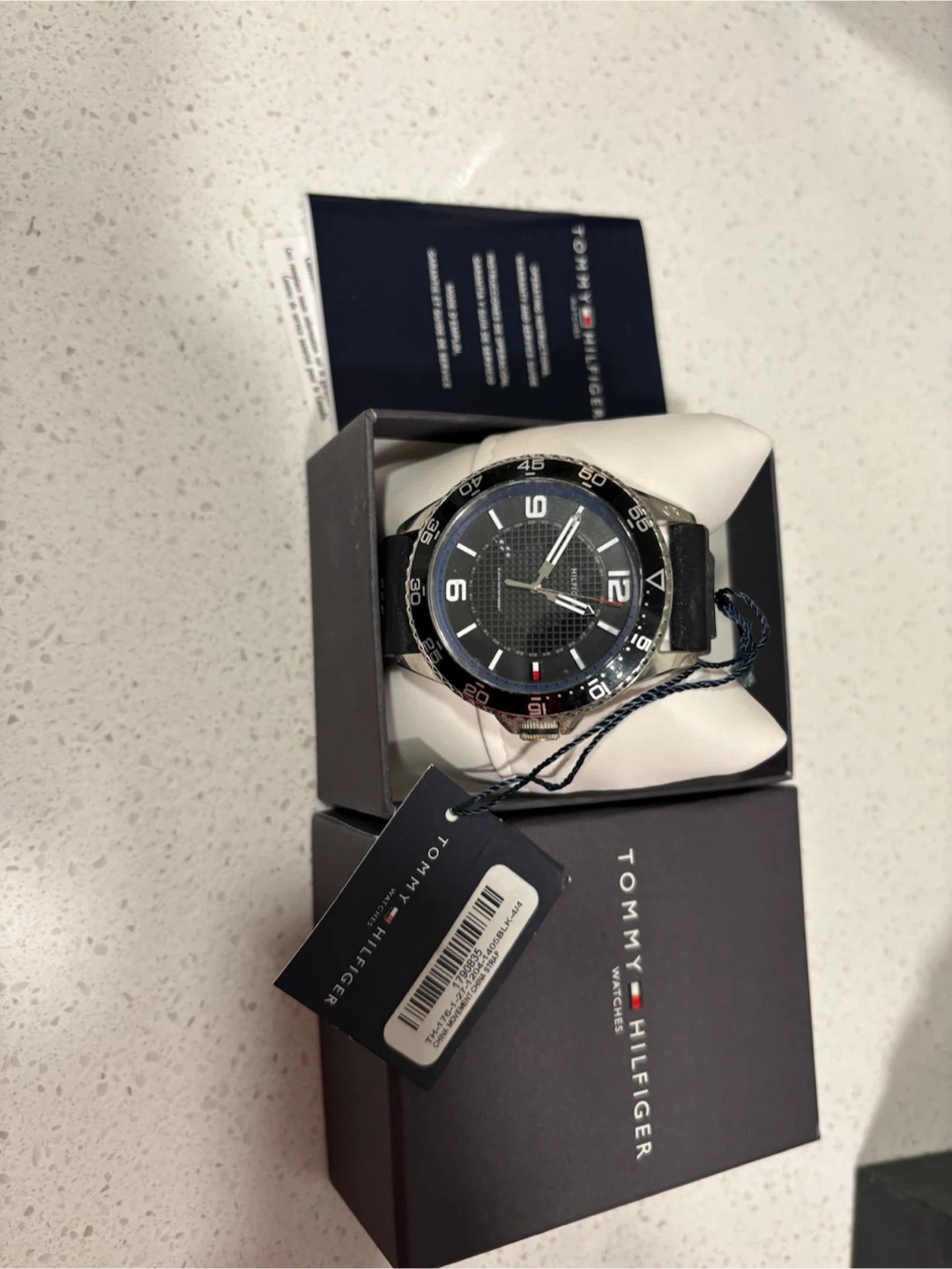 Tommy Hilfiger Watch with box - photo 2