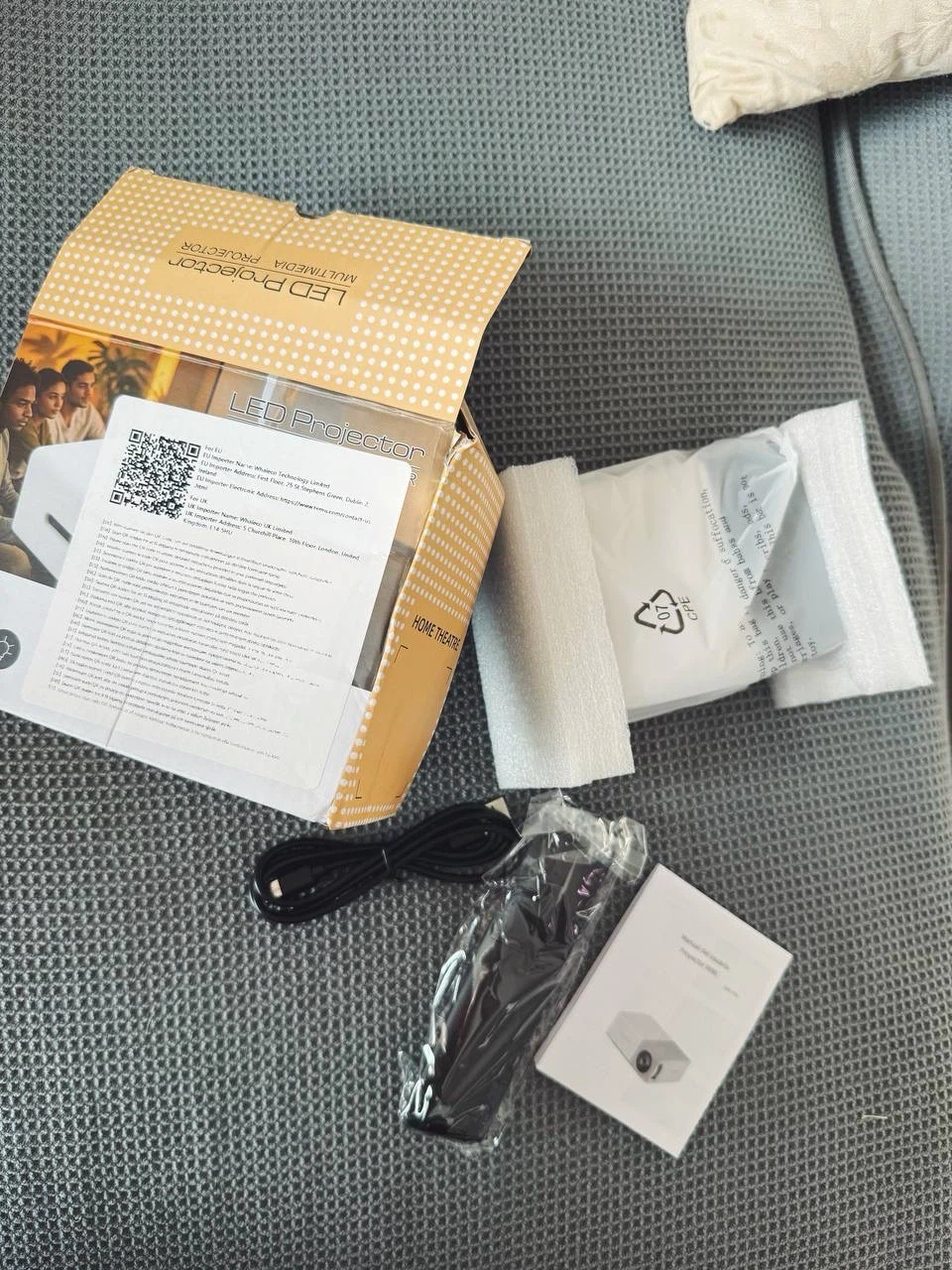Mini Portable Projector - photo 2