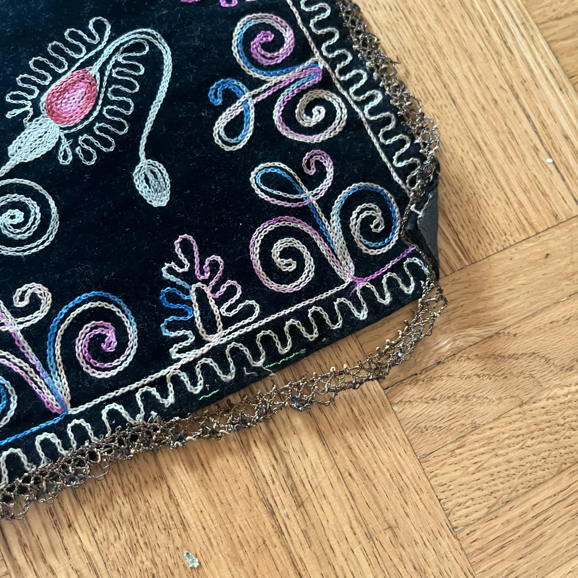 Embroidered Black Square Decorative Cloth - photo 2