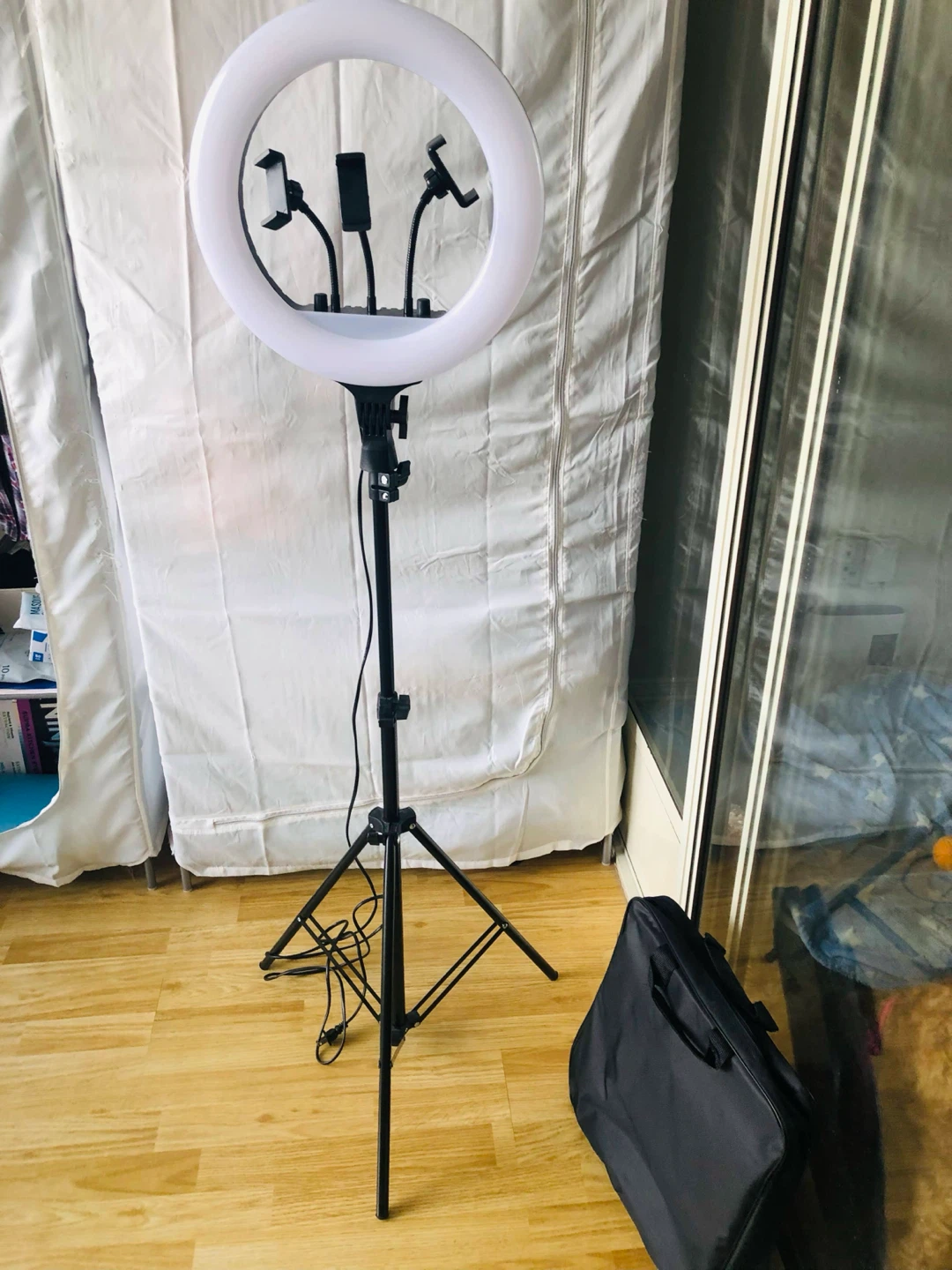 Ring Light with 3 Phone Holders + travel bag + remote - photo 2