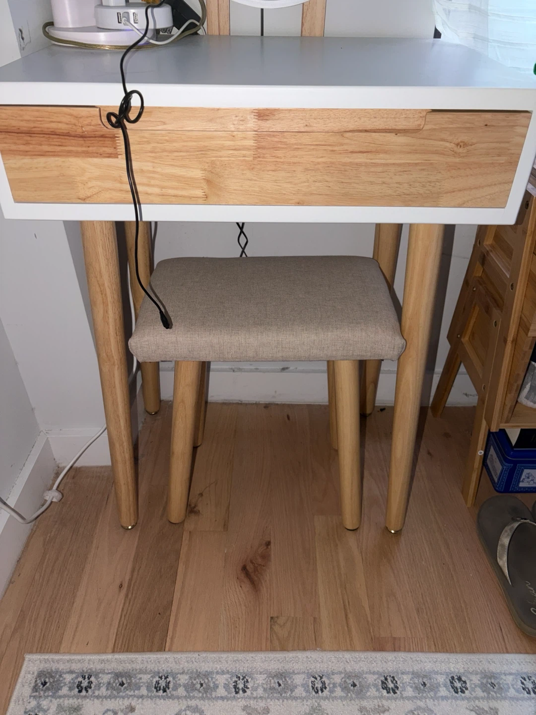Vanity Desk with Lighted Mirror and Stool - photo 3