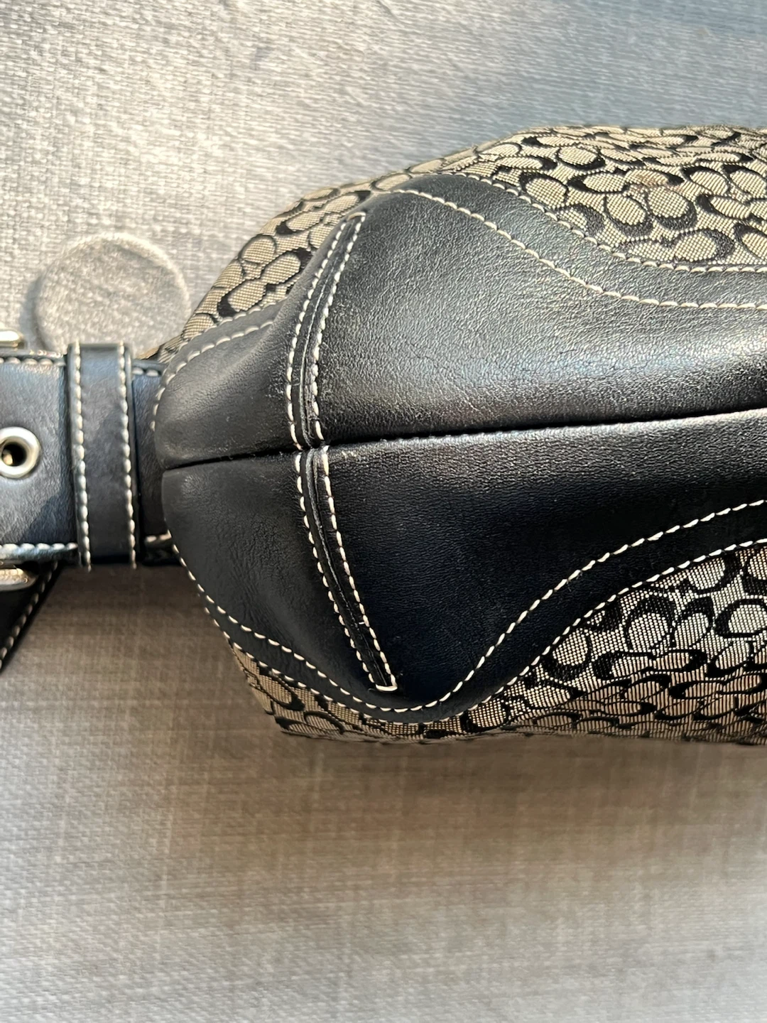 Coach Signature Canvas Hobo Bag - photo 4