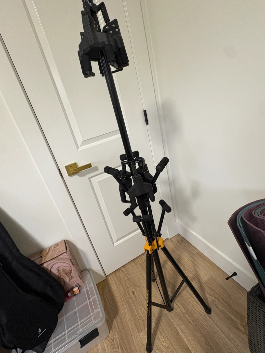 Hercules  Guitar Stand for up to 6 guitars