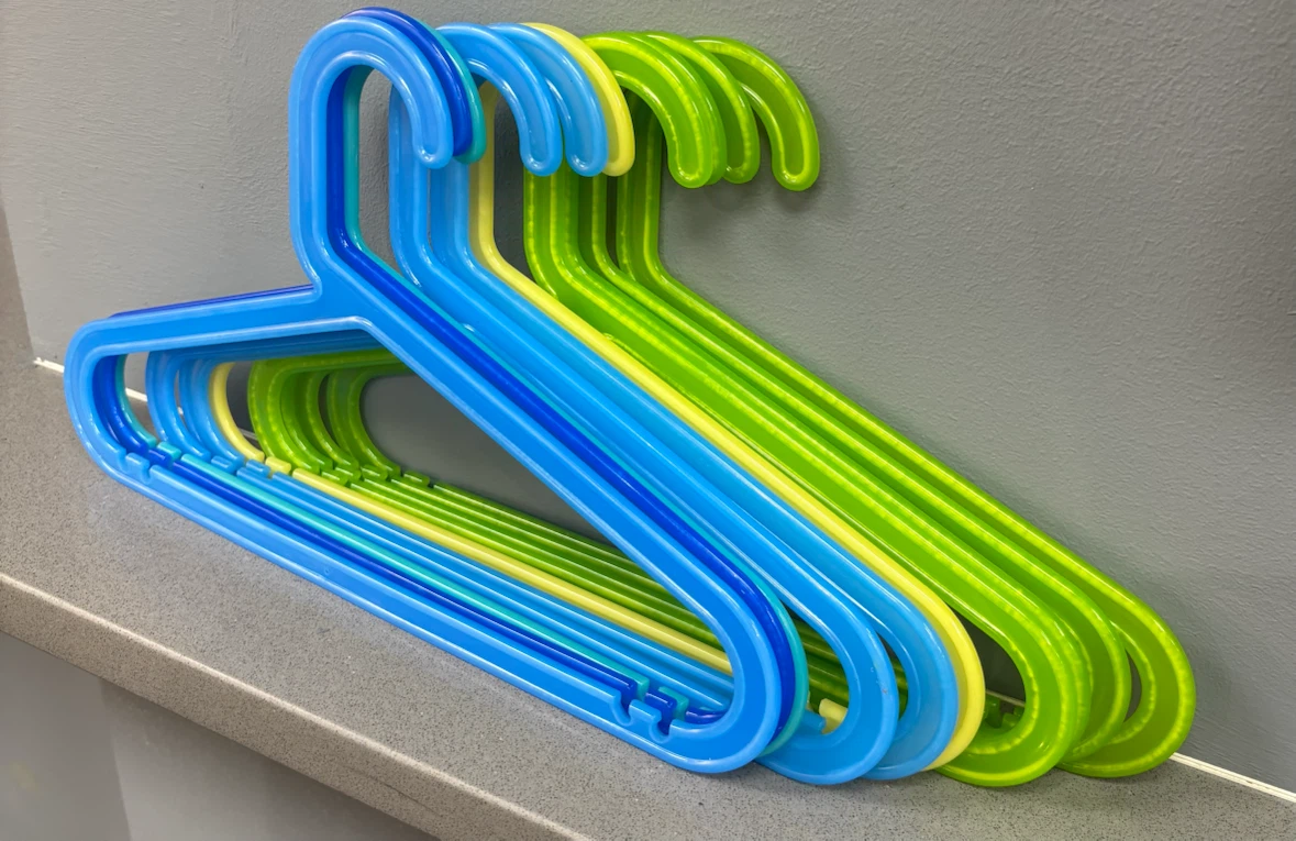 Set of 10 Kids Plastic Hangers - photo 4