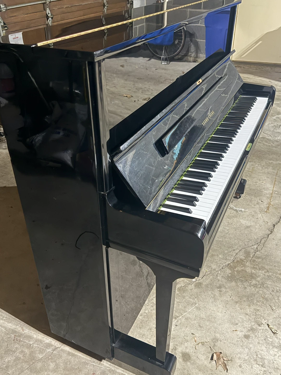 Young Chang Upright Piano PE121 BP - photo 3