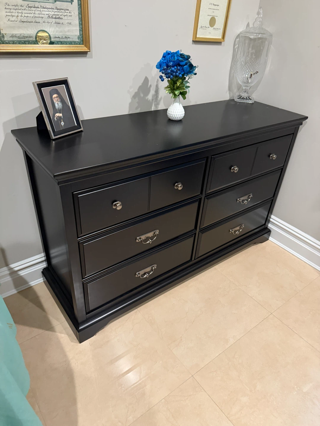 Black Dresser with 6 Drawers