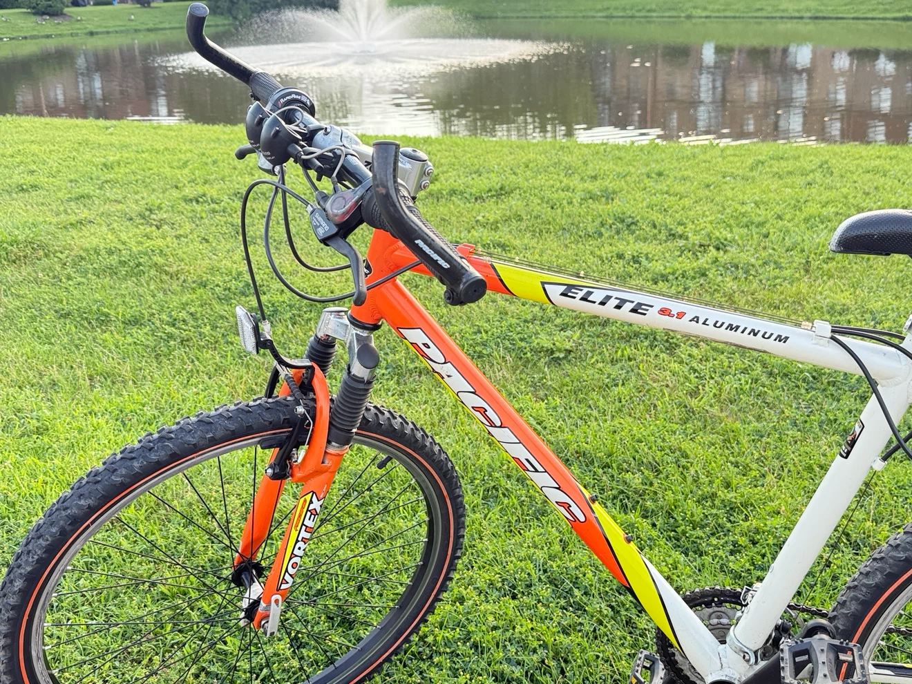Pacific Elite Aluminum Mountain Bike - photo 2