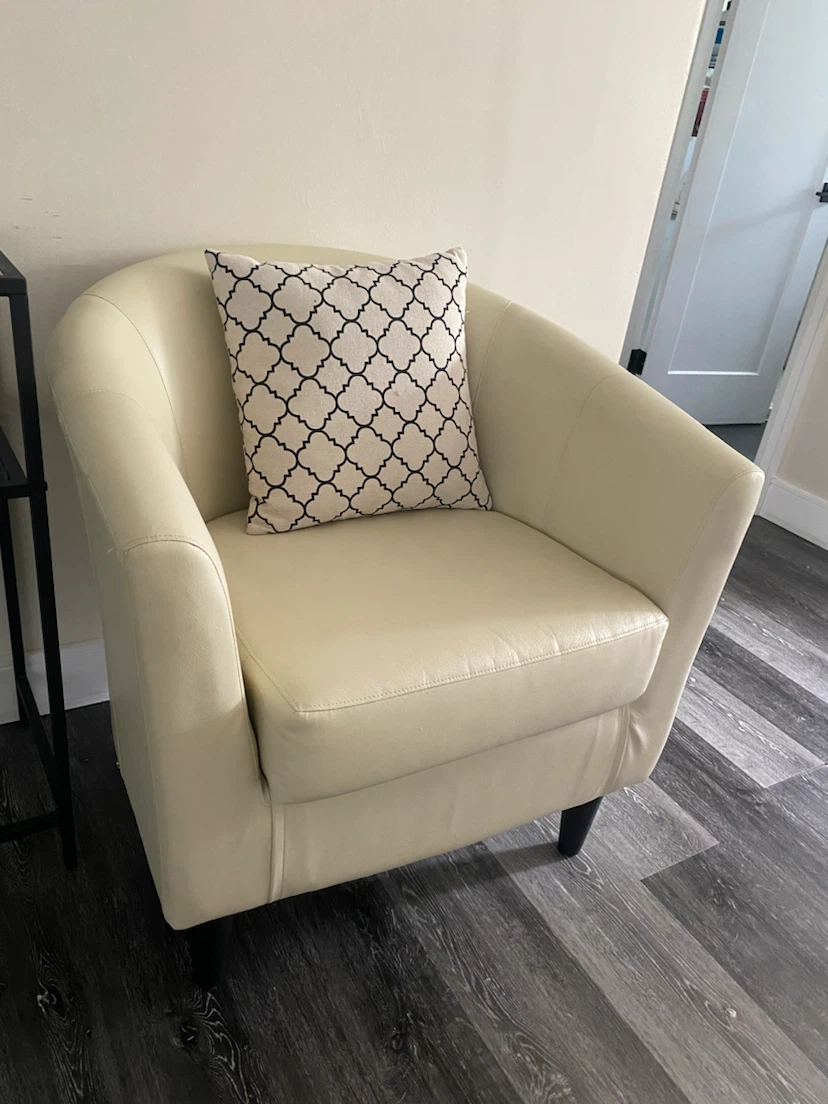 2 Cream Barrel Armchairs - photo 3