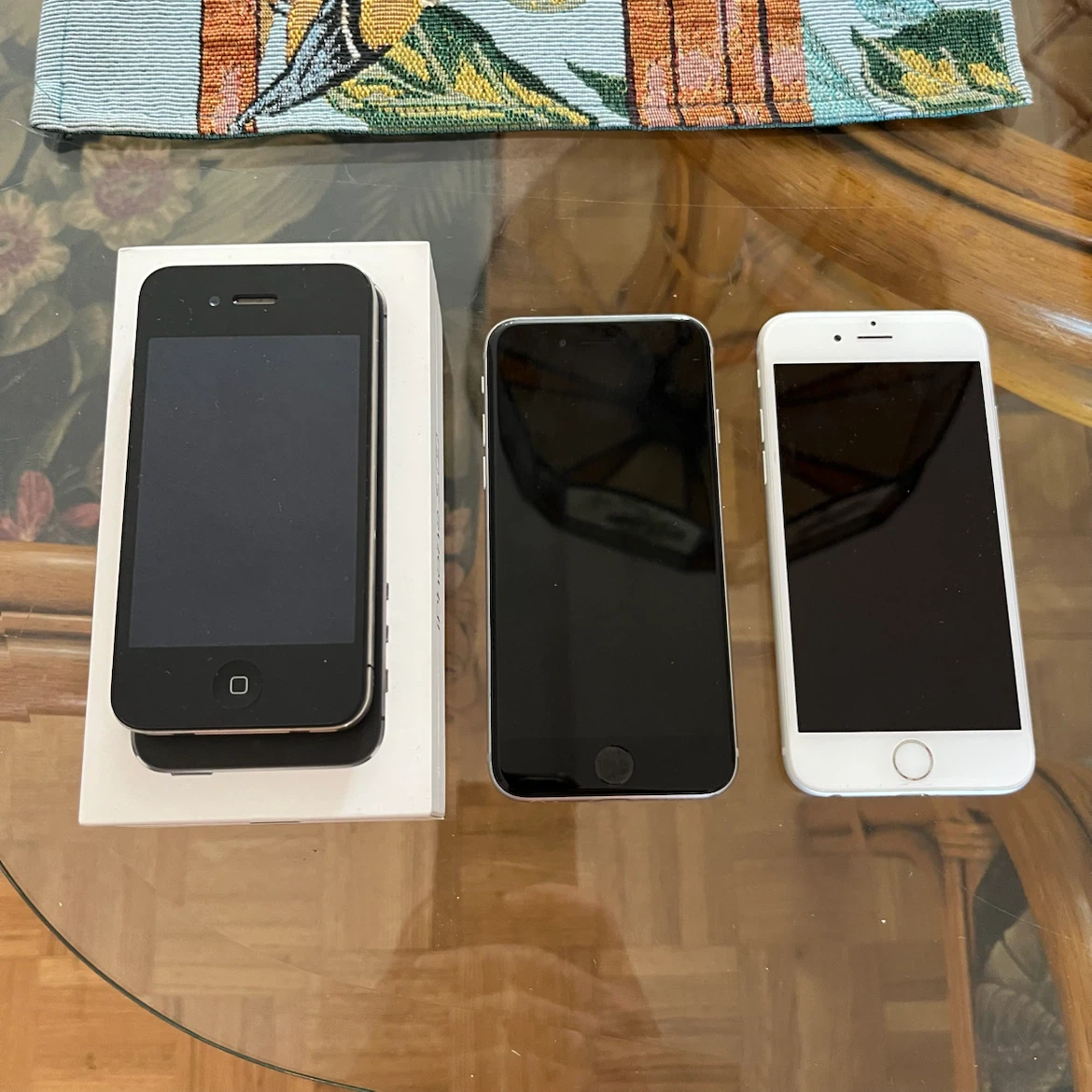 iPhone 4, iPhone 6, iPhone 6s (for parts or repair)